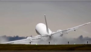 Crash averted in split second at Prague airport (capture: youtube)