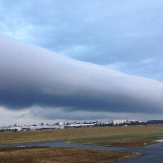 Arcus cloud horizontal tornado